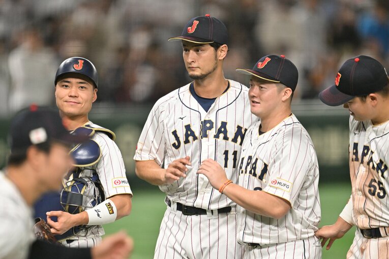 （左から）中村悠平捕手、ダルビッシュ、牧＠WBCイタリア戦　©︎Naoya Sanuki