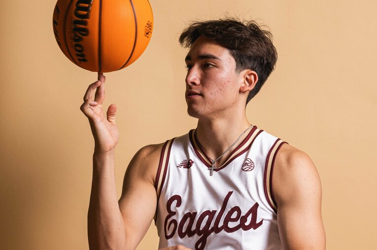 ボストン大でプレーするテーブス流河（20歳）　©︎Boston College Athletics