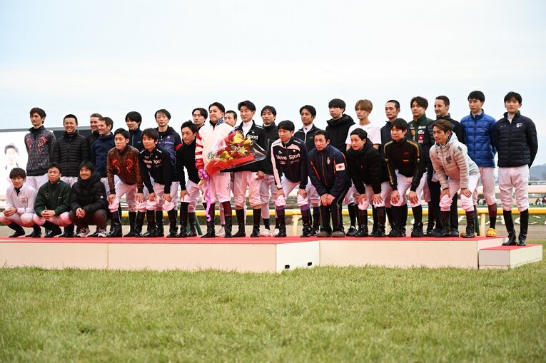 国内最終騎乗日の様子　©Keiji Ishikawa