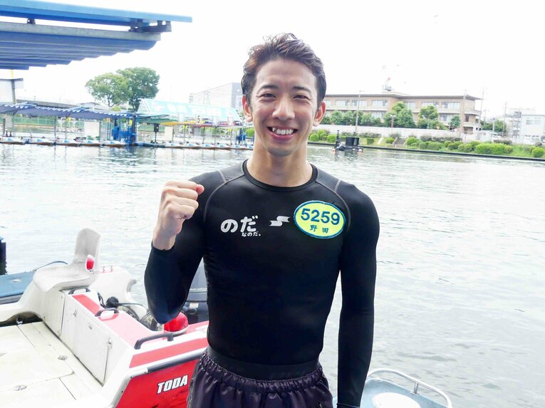 2023年7月9日、ボートレーサーとしての初勝利をつかんだ野田昇吾（戸田ボートレース企業団提供）