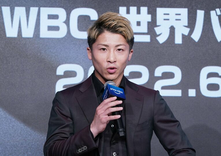井上尚弥は記者会見でバンタム級から階級を上げることも示唆した　©Naoki Fukuda