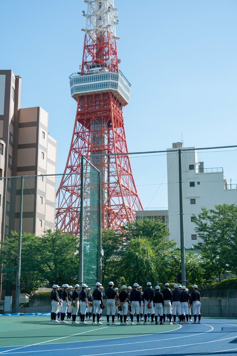 東京タワーのほど近くに校舎がある　©Nanae Suzuki