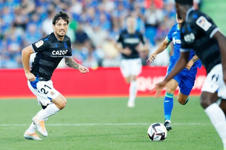 久保建英は「シルバらと共存・連動」が今のソシエダで最適解か　マンU戦勝利から中2日→“トップ下で迷った”古巣戦を撮って気づいたこと(23)