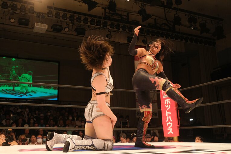 「見栄えなんて関係ない」人気女子レスラー・安納サオリが見せた“底知れないタフさ”…岩田美香戦前、母親に告げられた「勝つまで帰ってくるな」(46)