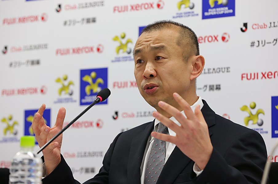 日本のプロスポーツ界に革命が!?税制と向き合ったJリーグ特命ペア。<Number Web> photograph by J.LEAGUE