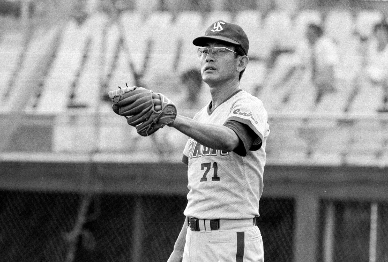 ヤクルト監督時代の広岡達朗。娘の祥子さんも毎試合のように神宮に駆けつけてチームを応援していた ©Sankei Shimbun