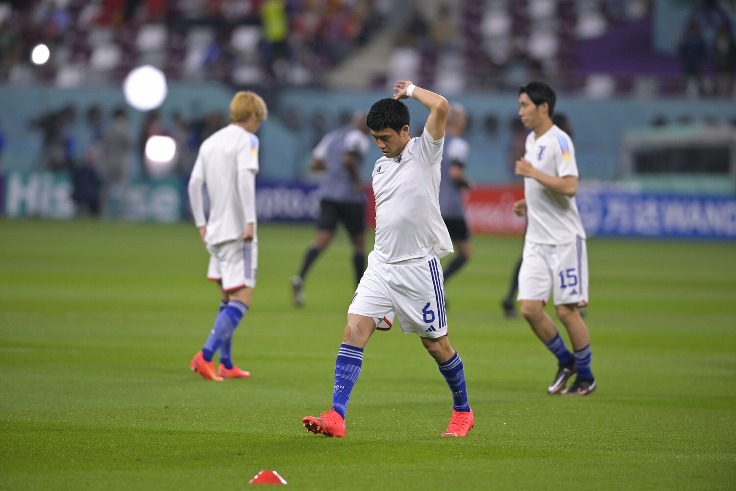 スペイン戦、試合前の遠藤　©Koki Nagahama/JMPA