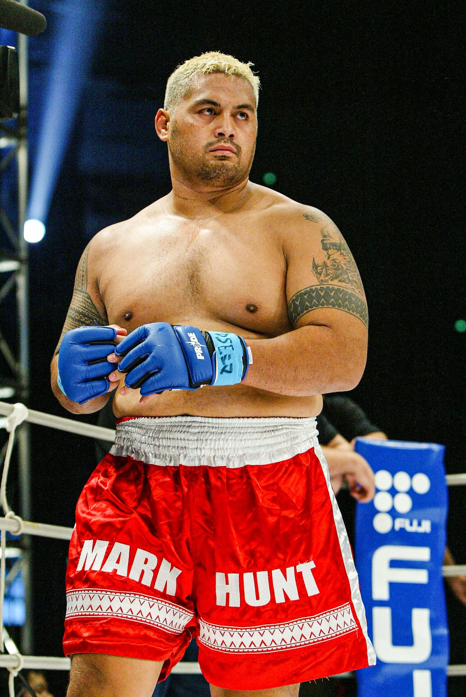 オープンフィンガーグローブを装着したハントの真剣な表情　©Susumu Nagao