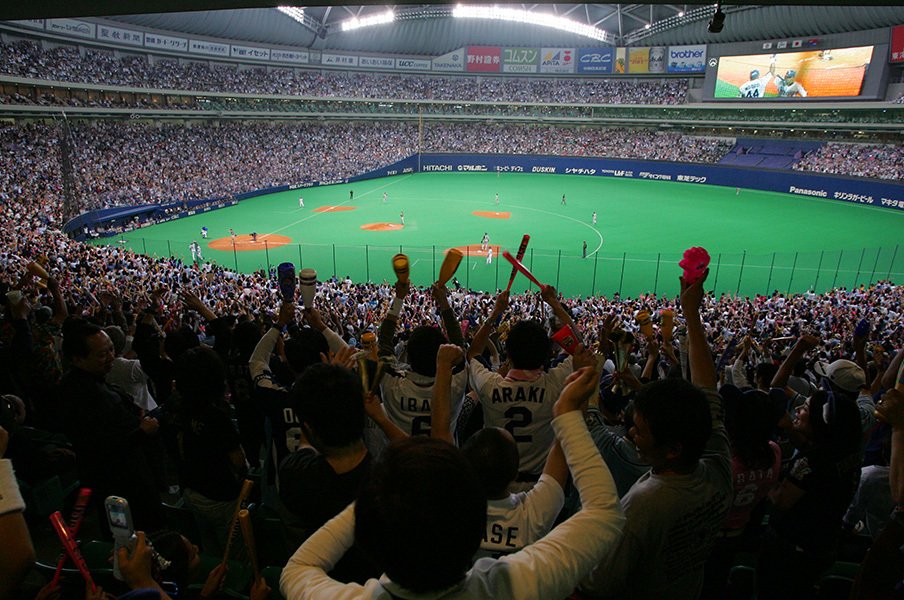 札幌ドームで広島vs.中日戦を！全国各地のハグレ野球ファンの願い。＜Number Web＞ photograph by Hideki Sugiyama