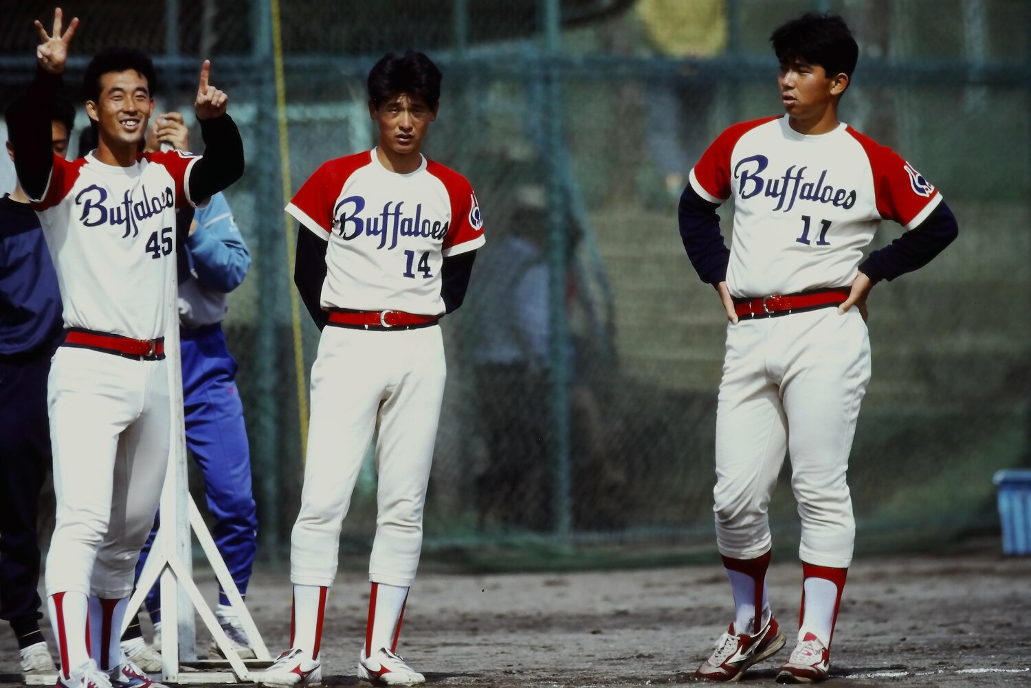 野茂のルーキーイヤーのキャンプでの阿波野（14番）と野茂（11番）　©Takahiro Kohara