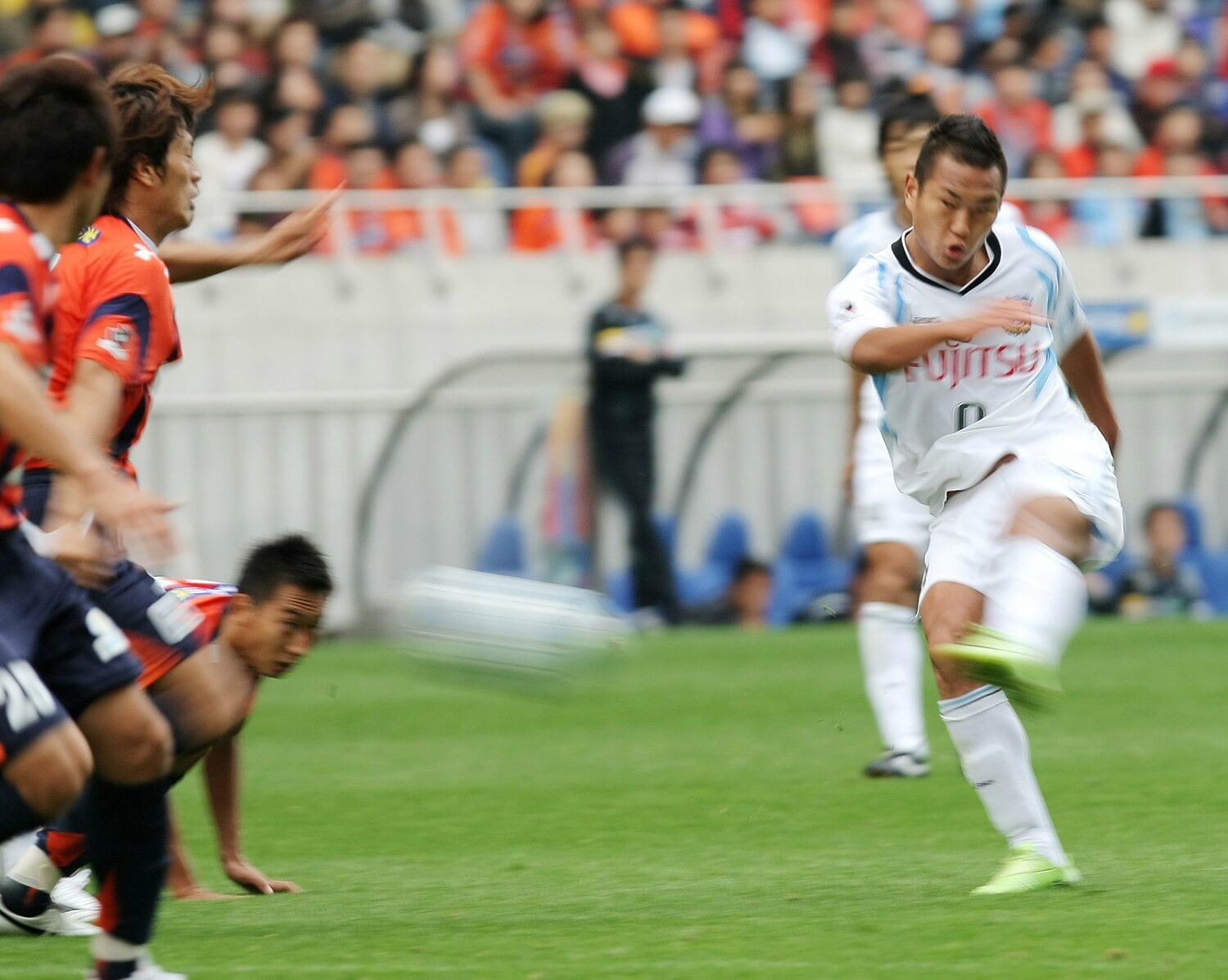 小学生時代の三笘薫が観戦していた大宮戦でゴールを決める鄭大世 ©JIJI PRESS
