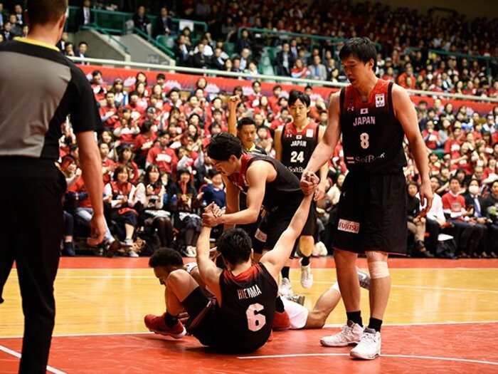 バスケ男子代表のHCが語る仕事論。選ぶ人か、鍛える人か、勝負師か。＜Number Web＞ photograph by Naoya Sanuki