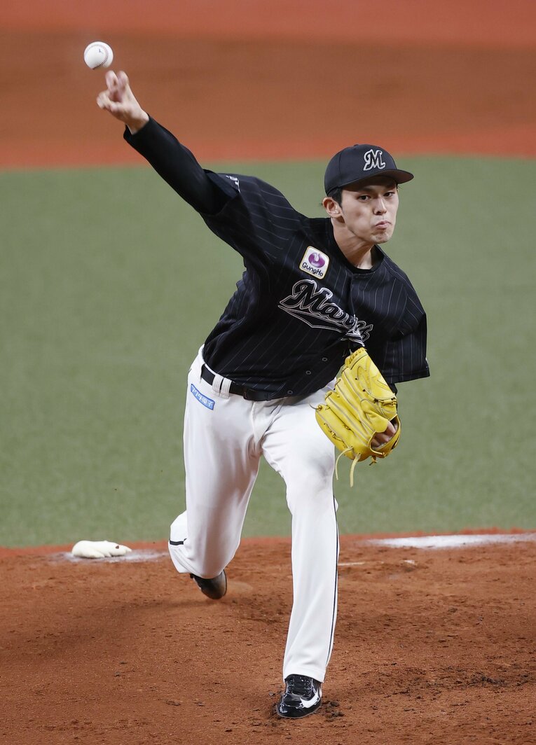 佐々木朗希の投球フォーム　©Kyodo News