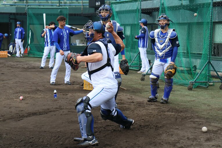 （左から）上甲、益子、東妻
