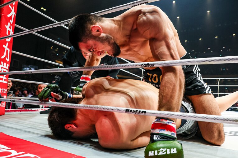 シェイドゥラエフの“パウンド地獄”（4枚目／全13枚） ©RIZIN FF Susumu Nagao