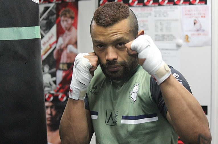 プロボクサーに転向したハウバート・ダン。井上尚弥らが所属する大橋ボクシングジムで汗を流している ／ photograph by Shimei Kurita