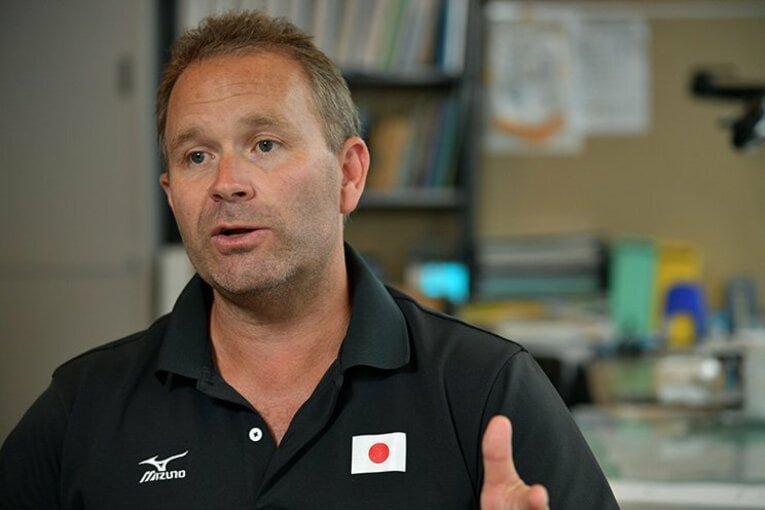 コミュニケーション重視の指揮官らしく、物腰は柔らかい。