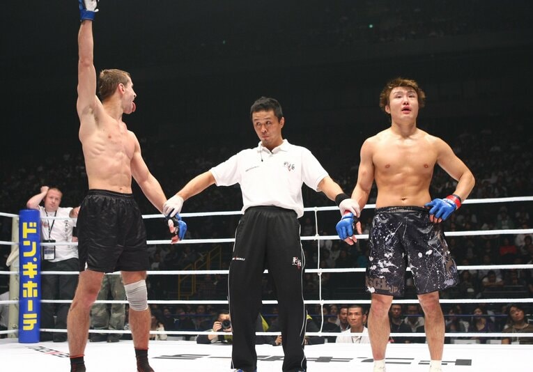 2008年11月の『戦極 〜第六陣〜』では、セルゲイ・ゴリアエフにまさかの判定負け