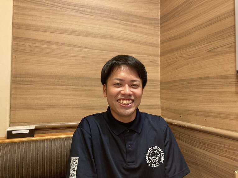 林竜也さん。大竹耕太郎と中高時代の同級生で、現在は小学校の教員 ©Number Web