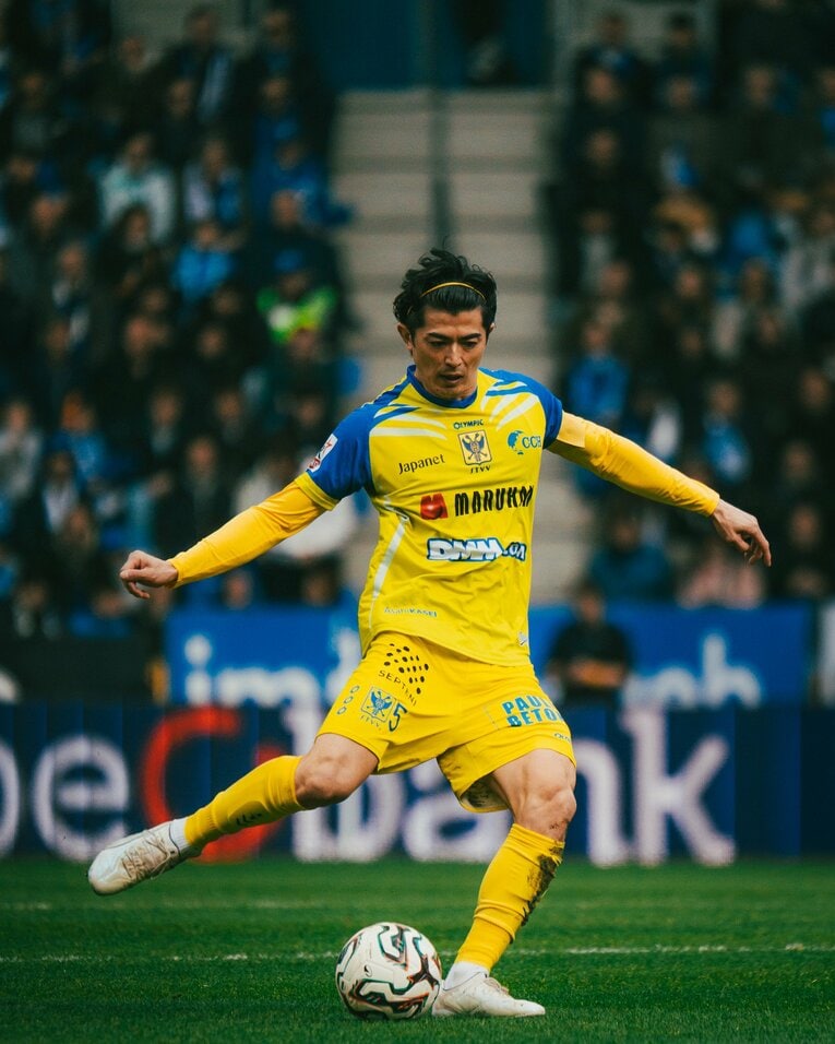 シント・トロイデンでの谷口彰悟（写真は右に続きます）　©STVV