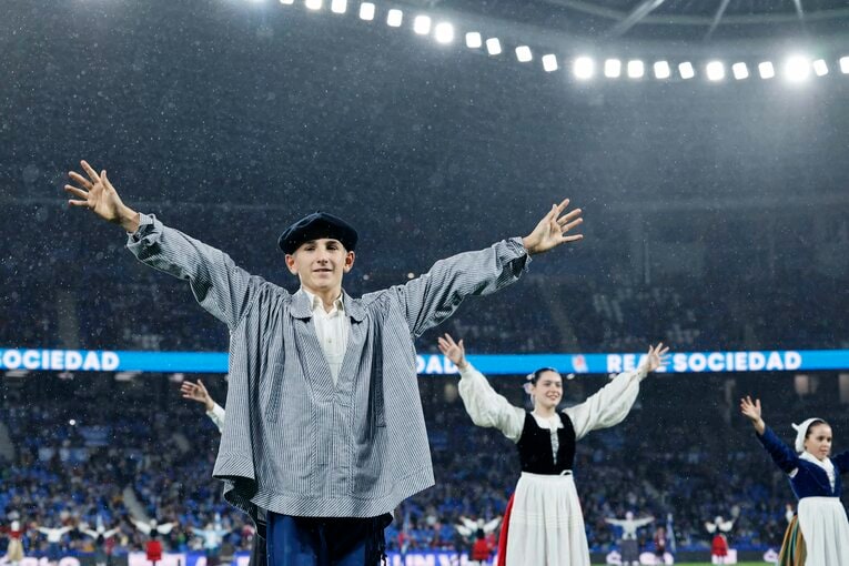 「タケならビルバオにもらっていいよ」日本代表招集・久保建英に“不満気”少年ファンも本音ポツリ…ダービーで宿敵の心を折った決定的瞬間(2)