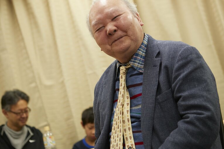 【ひふみんレア写真】2010年代の加藤（写真は右へ続きます）　©BUNGEISHUNJU