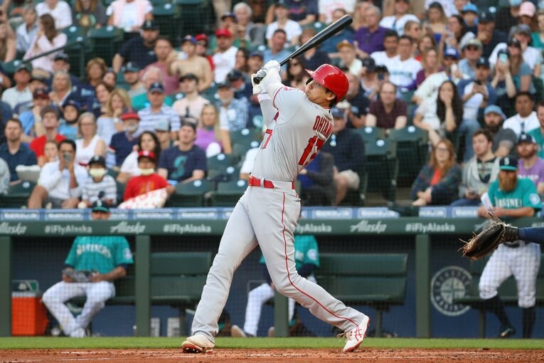 7月9日のマリナーズ戦でのホームラン。左から右への体重移動のスムーズさが、打球に強さを伝える©Getty Images