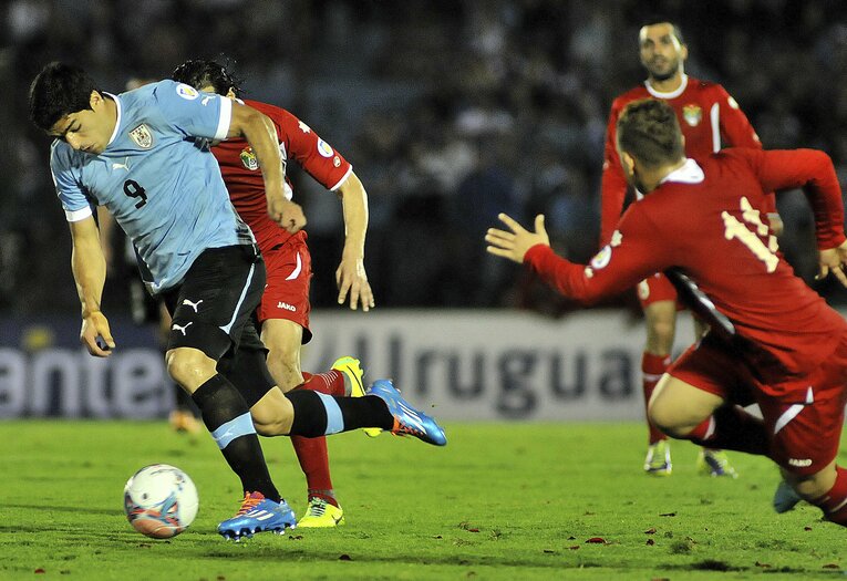 ブラジルW杯POでヨルダンはスアレスら擁するウルグアイに完敗した　©Getty Images
