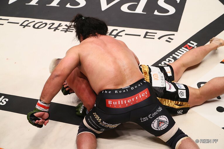 相撲界を懲戒解雇からRIZINへ…貴賢神がデビュー戦完敗でも見せた可能性とは？ 対戦した元警察官ファイターが絶賛した「凄い素質」(22)