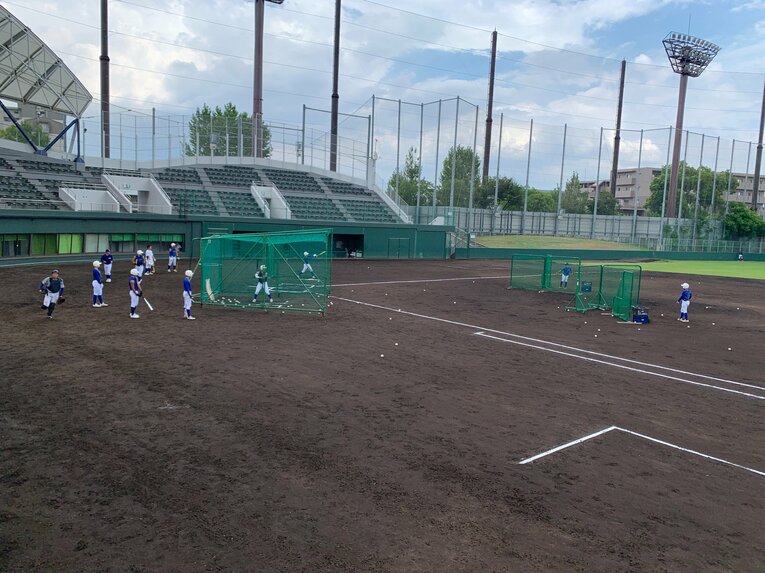 ユニフォームだけでなく練習着も爽やかなブルーで統一　©Genki Taguchi