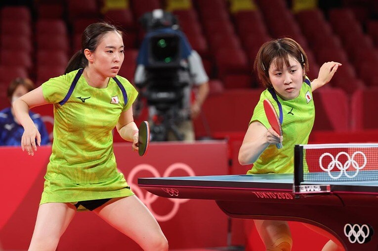 卓球女子団体で決勝に勝ち進んだ日本チーム。経験豊富な石川、伊藤のなかで、平野がのびのびとしたプレーで活躍している ／ photograph by Takuya Matsunaga／JMPA