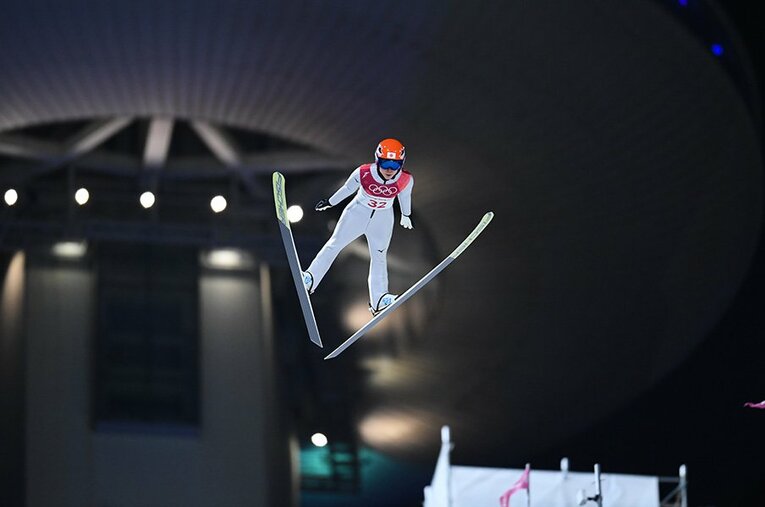 追い風の不運もあったが、伊藤は粘り強いジャンプを見せた ／ photograph by Asami Enomoto/JMPA