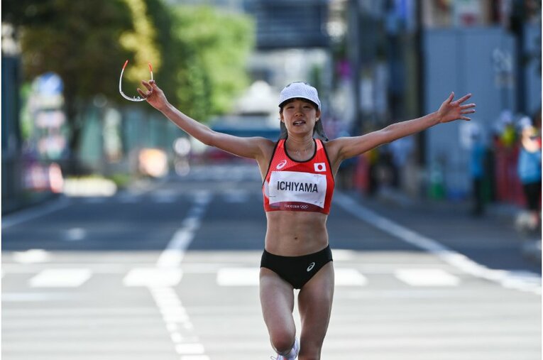 東京五輪女子マラソンでの一山の走り　©JMPA