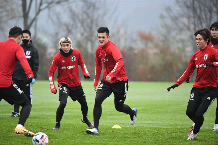 1カ月ぶりの代表戦　19歳久保建英と「長くプレーしてみてほしい」“注目すべき選手”ってだれ？(16)