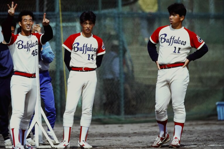 野茂のルーキーイヤーのキャンプでの阿波野（14番）と野茂（11番）　©Takahiro Kohara