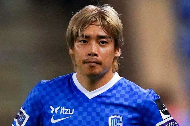 “日本代表の救世主”伊東純也。2019年2月にベルギーリーグ・ヘンクに期限付き移籍。20年3月に完全移籍し、昨年10月に24年夏まで契約を延長している ／ photograph by Getty Images