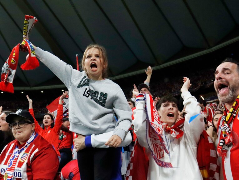 衝撃ゴラッソ連発のレアルvsマンC、約7万人の圧が凄まじいアトレティコサポ…CLでカメラマンが見た欧州サッカーの首都マドリード“熱狂の日常”(15)