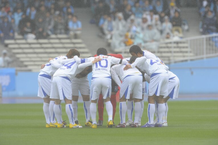 東日本大震災の影響で3月12日から4月17日までJリーグは中断され、4月23日に再開初戦（川崎F戦）に臨んだ　©Toshiya Kondo