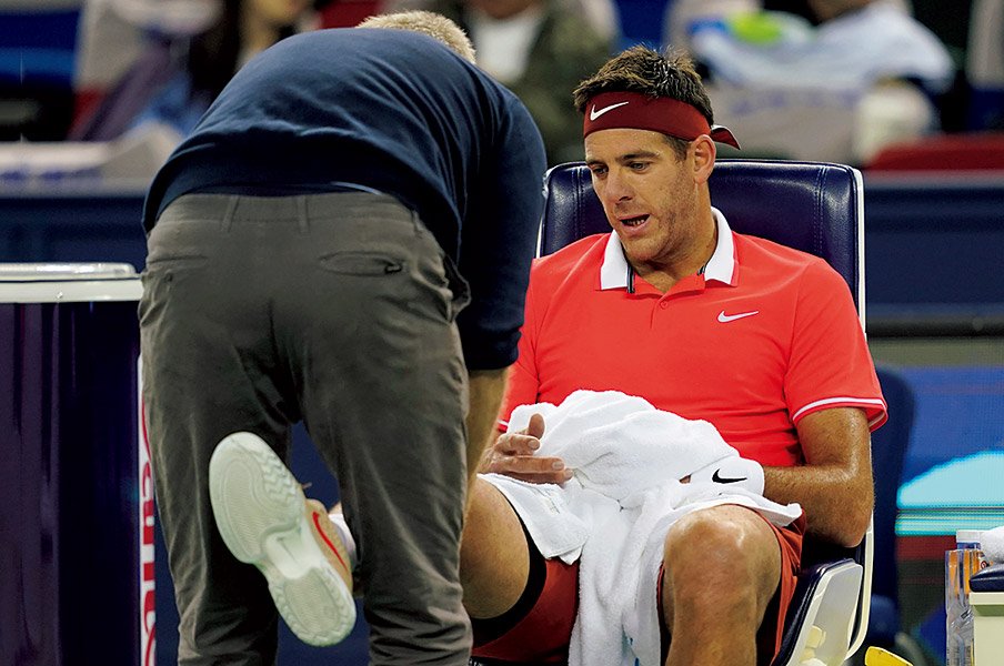 ATPファイナルズ出場直前、デルポトロに再びの悪夢が。~8年がかりで復活を果たした矢先の悲劇~<Number Web> photograph by Getty Images