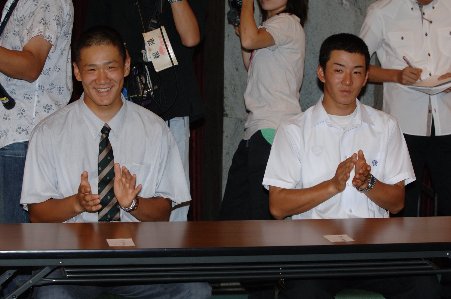 06年の全日本高校選抜チーム、大阪合宿での田中将大と斎藤佑樹　©BUNGEISHUNJU