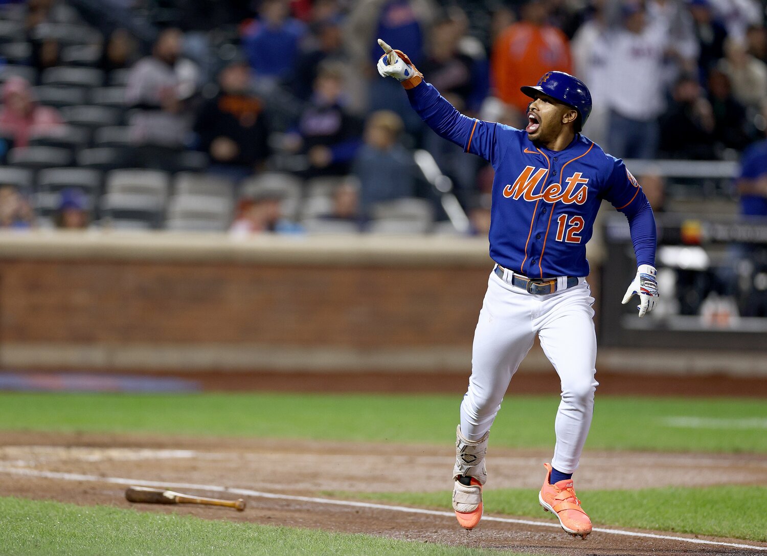 今季30本塁打＆30盗塁を達成したリンドア　©︎Getty Images