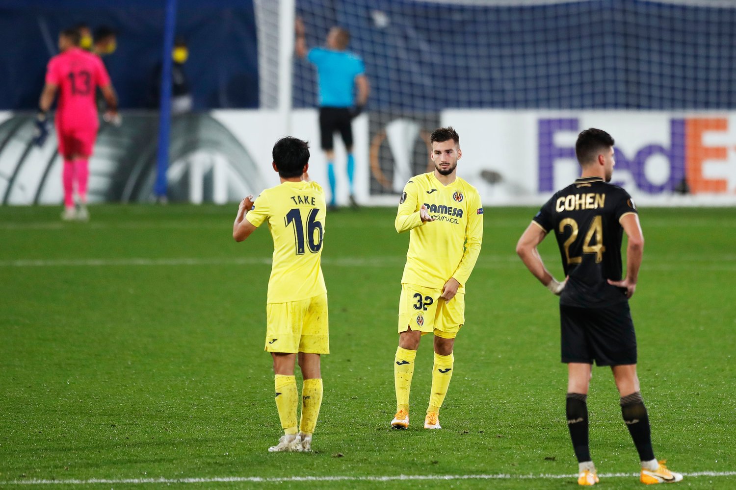 後半開始直前、コミュニケーションを取る©Daisuke Nakashima