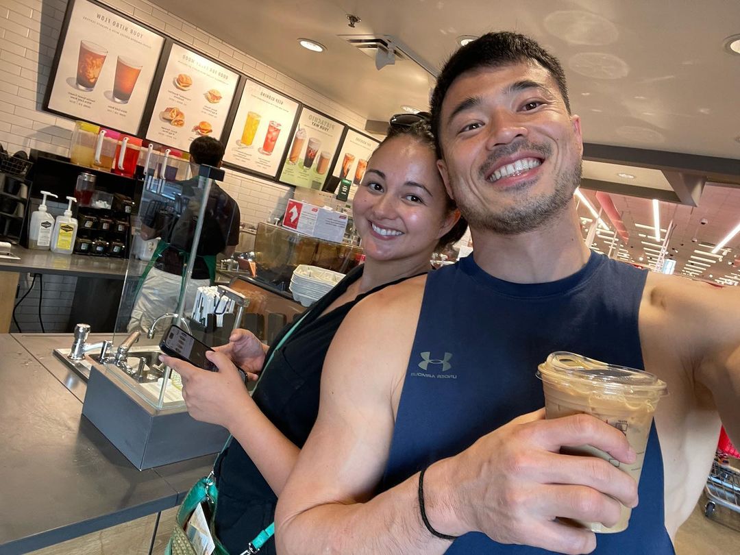 互いをリスペクトし合い、素敵な関係性を築いているローラさん章仁さん夫婦　©本人提供