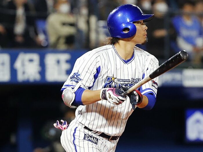ハマの快進撃支える“恐怖の9番”。倉本寿彦のサバイバル野球哲学。<Number Web> photograph by Kyodo News