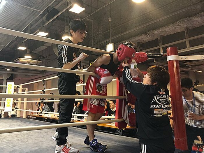 作家・中村航のセコンド体験記。ボクシングは僕らの隣にあった。＜Number Web＞ photograph by Sports Graphic Number