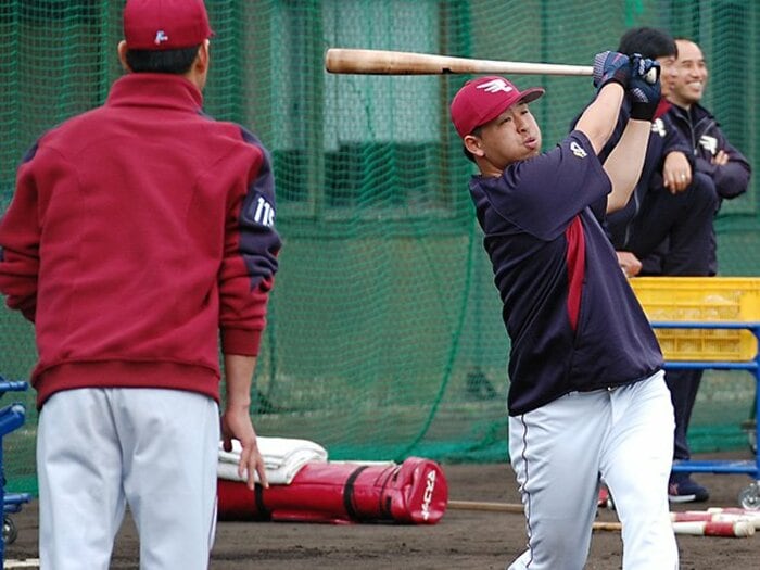 浅村栄斗はフルスイング+頭脳野球。山崎武司に似たスラッガーの匂い。<Number Web> photograph by Genki Taguchi