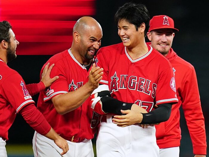 大谷翔平と“偉大なお隣りさん”プホルスが過ごした愛すべき日々…大記録達成の“師匠”が大谷に送り続けた言葉「君にはそれができる」＜Number Web＞ photograph by Getty Images