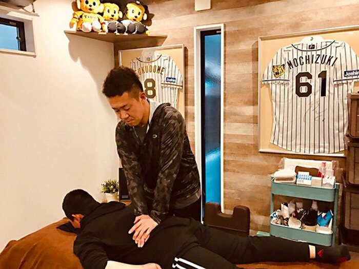 野球とともに生きるあるトレーナーの、絶望と希望に揺れたコロナ禍の3カ月。＜Number Web＞ photograph by Hidekazu Tejima