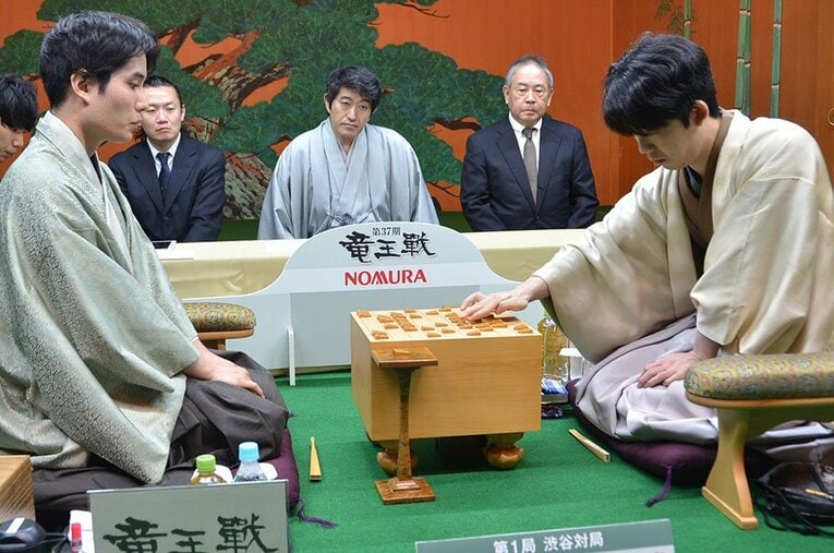 セルリアンタワー能楽堂で行なわれた竜王戦第1局 ／ photograph by 日本将棋連盟