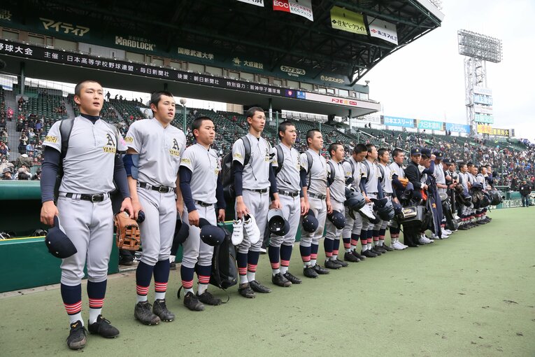 青森山田・兜森監督の2016年センバツ出場時　©Ryuki Matsuhashi
